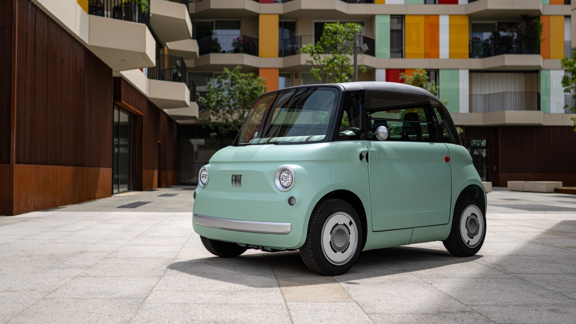 Το νέο Fiat Topolino ομορφαίνει την πόλη