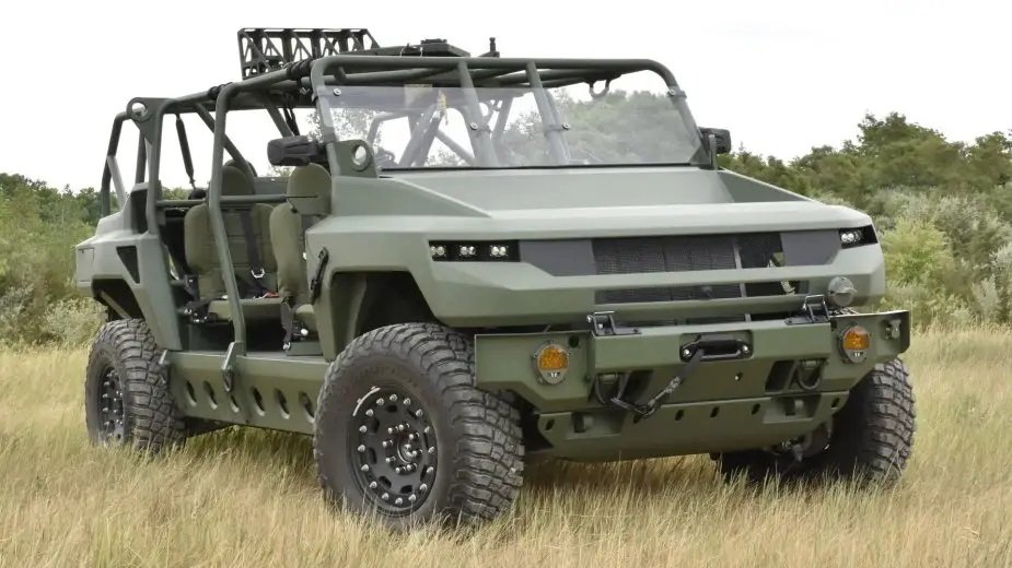 Το στρατιωτικό Hummer της GM Defense πάει παντού!