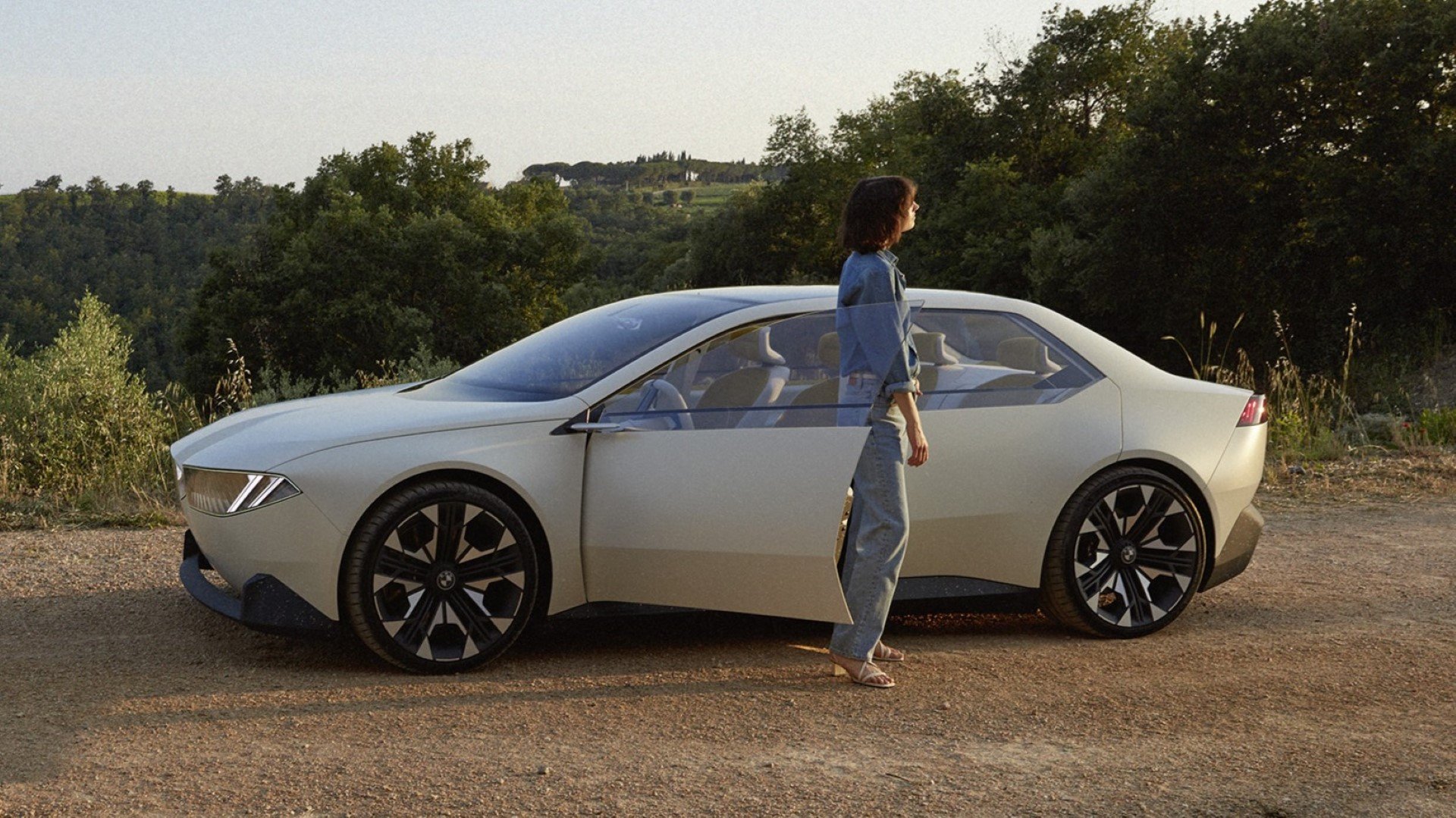 Η BMW Vision Neue Klasse μας δείχνει το μέλλον