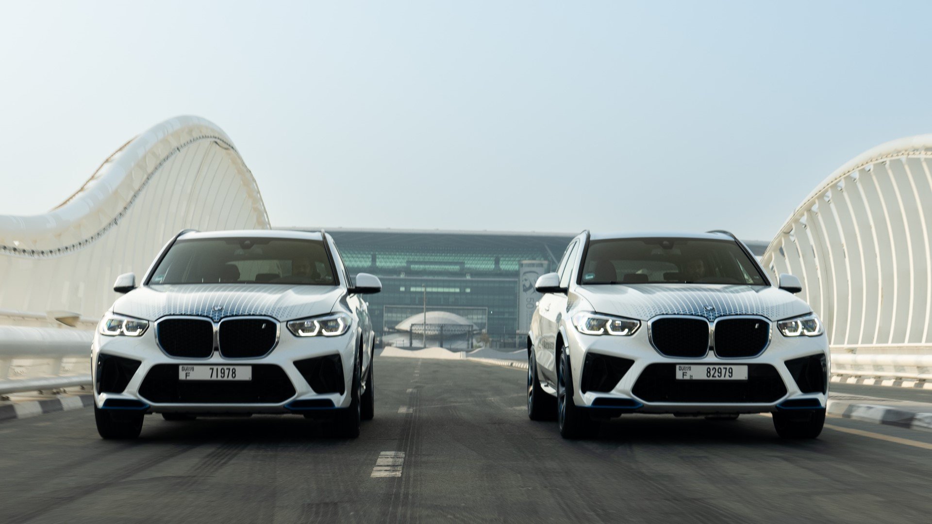 BMW iX5 Hydrogen: Κάνοντας δοκιμές στην έρημο