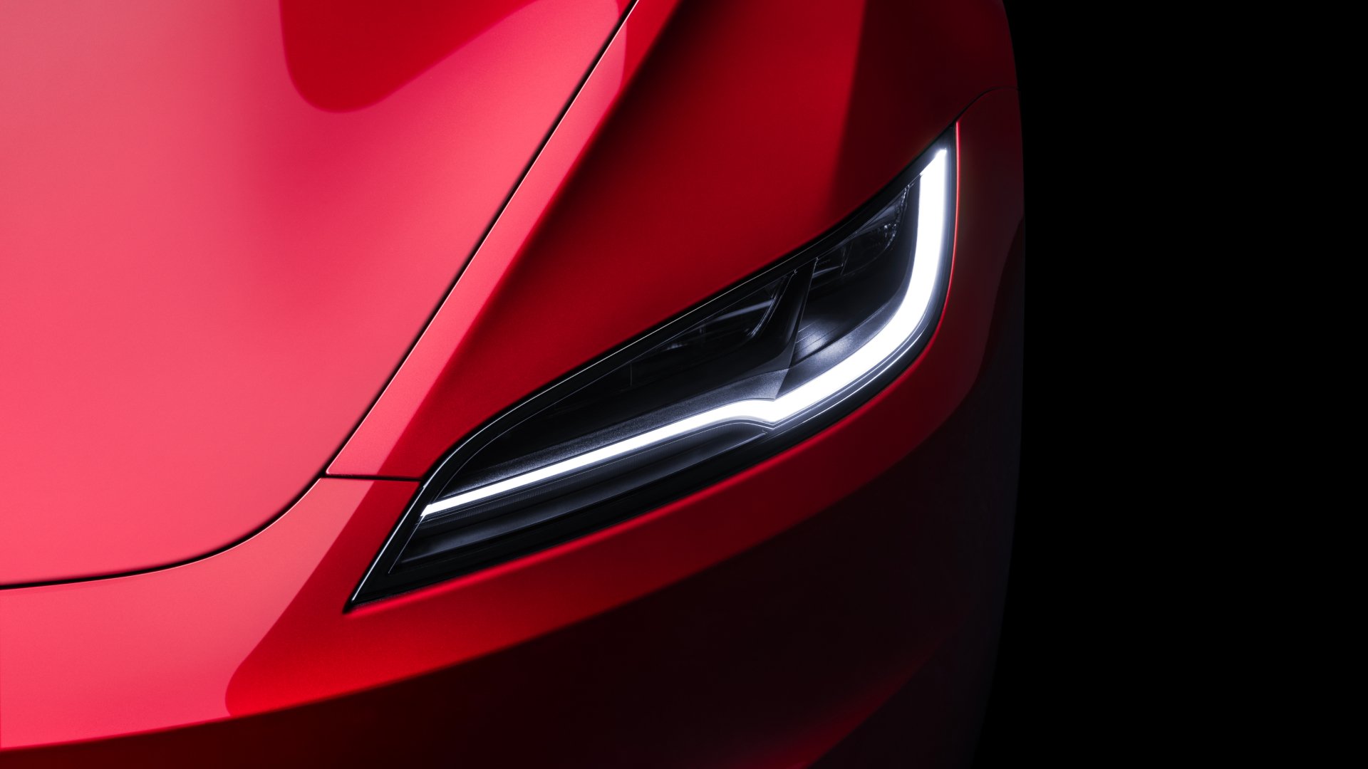 Το Tesla Model 3 ανανεώθηκε και... εκπλήσσει!