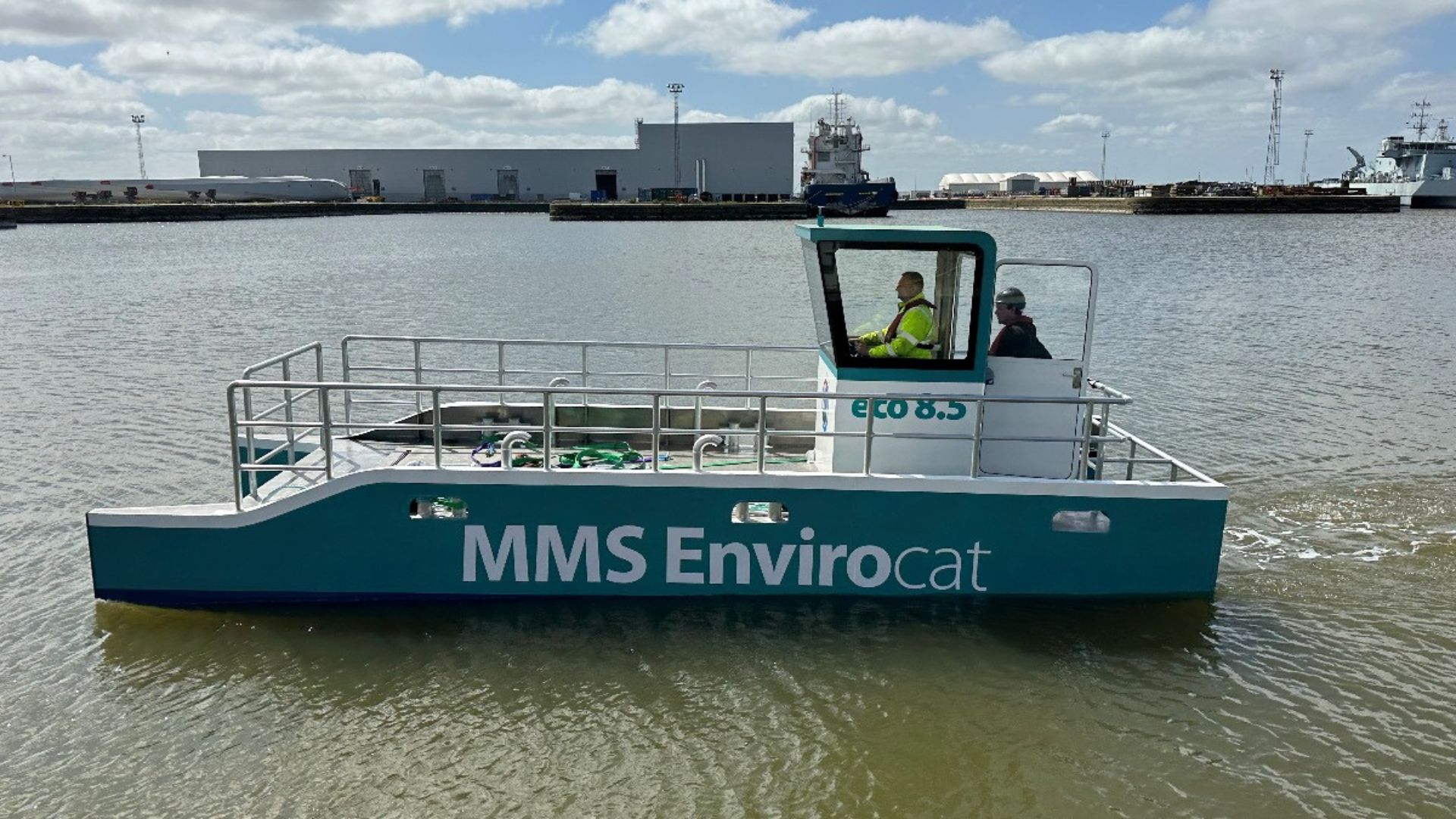 To MMS Envirocat Eco 8.5 μαζεύει τα πλαστικά από τις θάλασσες