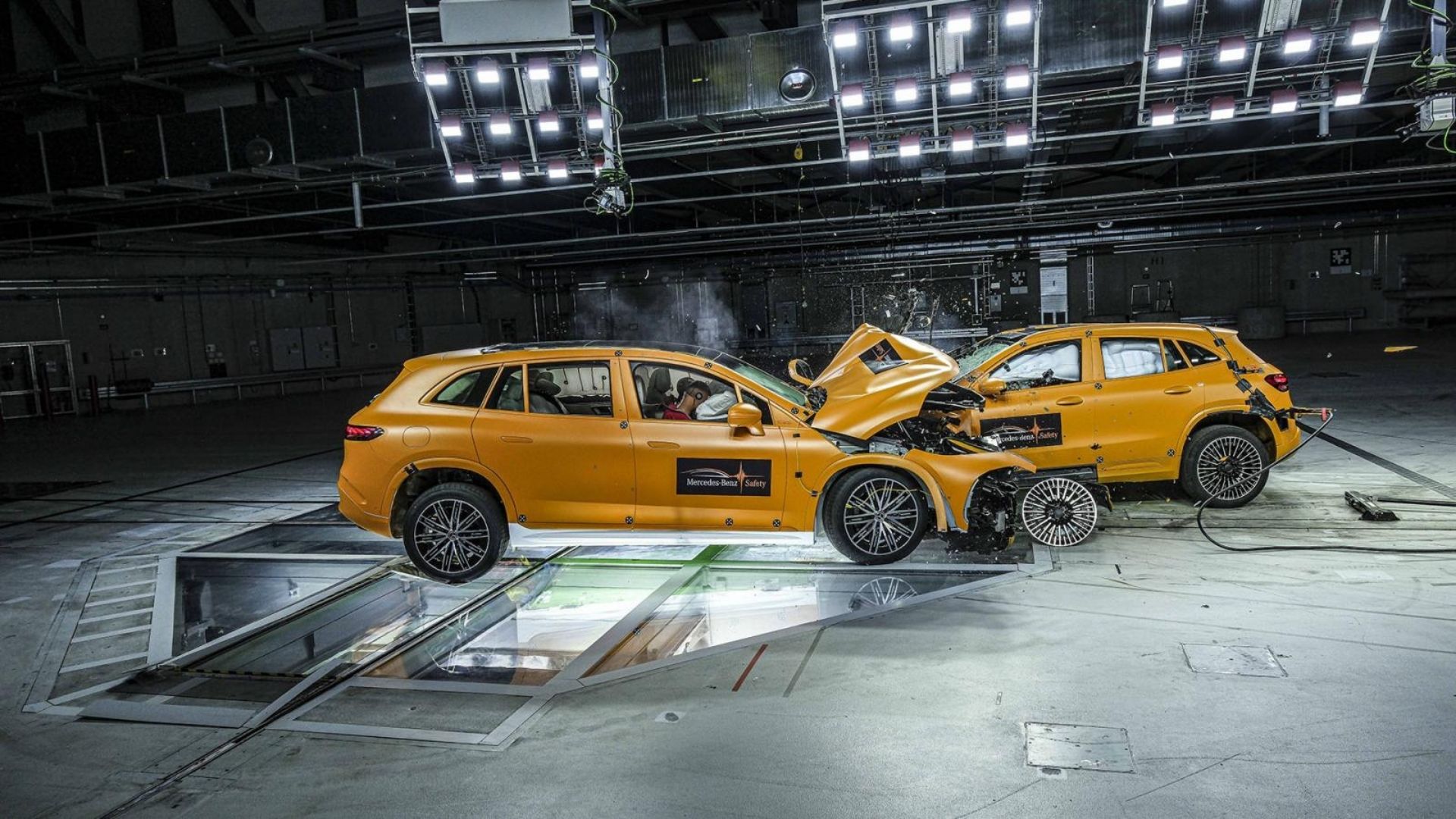 Mercedes-Benz: Το ηλεκτρικό Crash Test... πέτυχε;