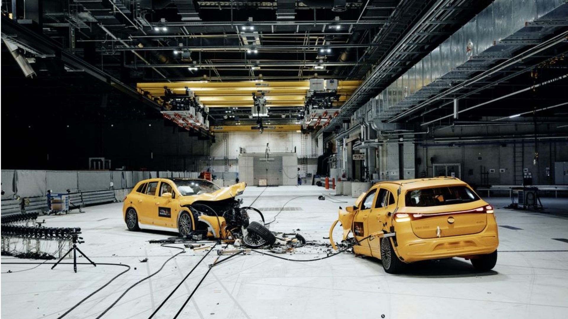 Mercedes-Benz: Το crash test στα ηλεκτρικά πέτυχε;