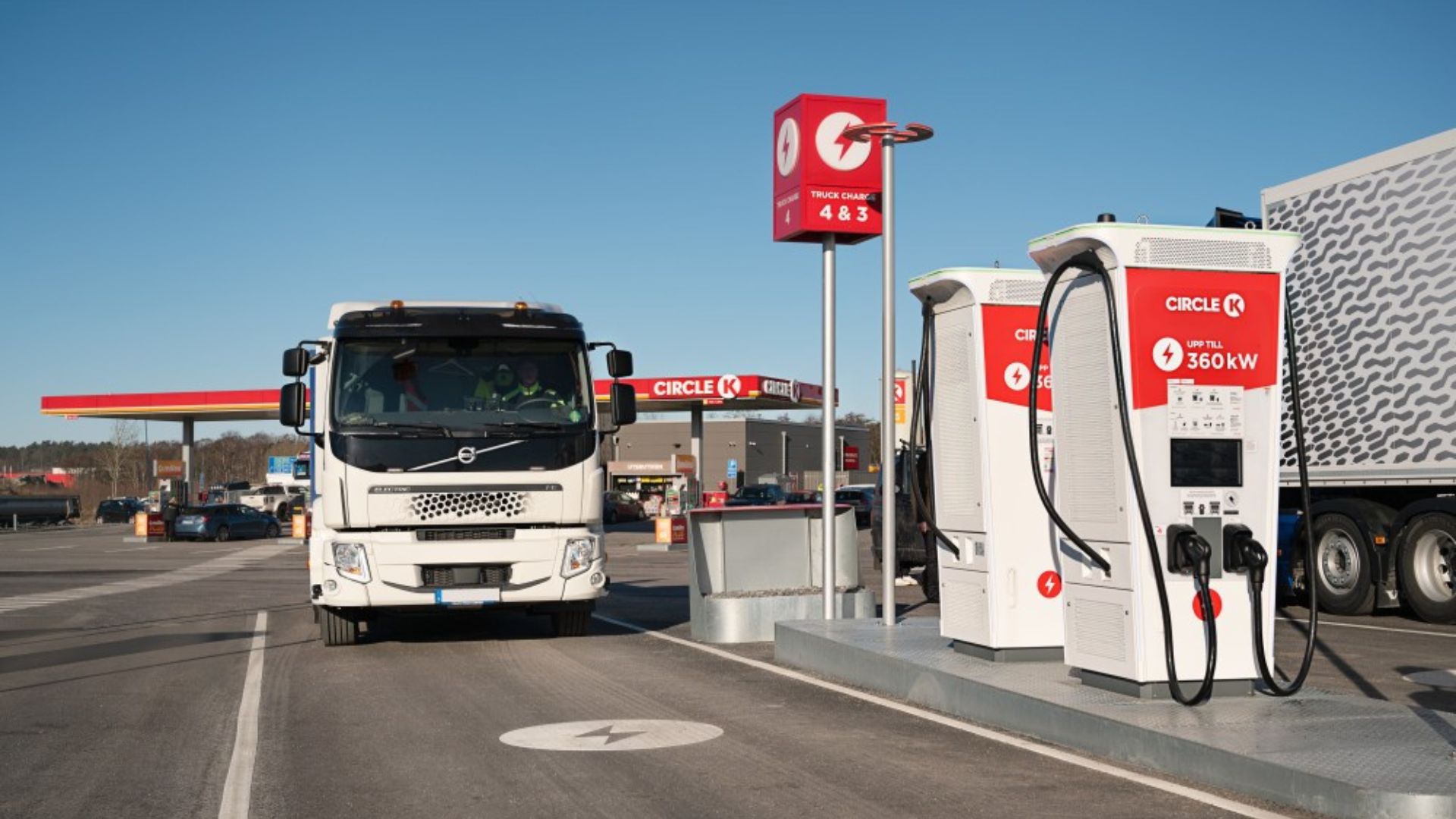 Circle K: Μεγαλύτερο δίκτυο φόρτισης για ηλεκτρικά φορτηγά στη Σουηδία