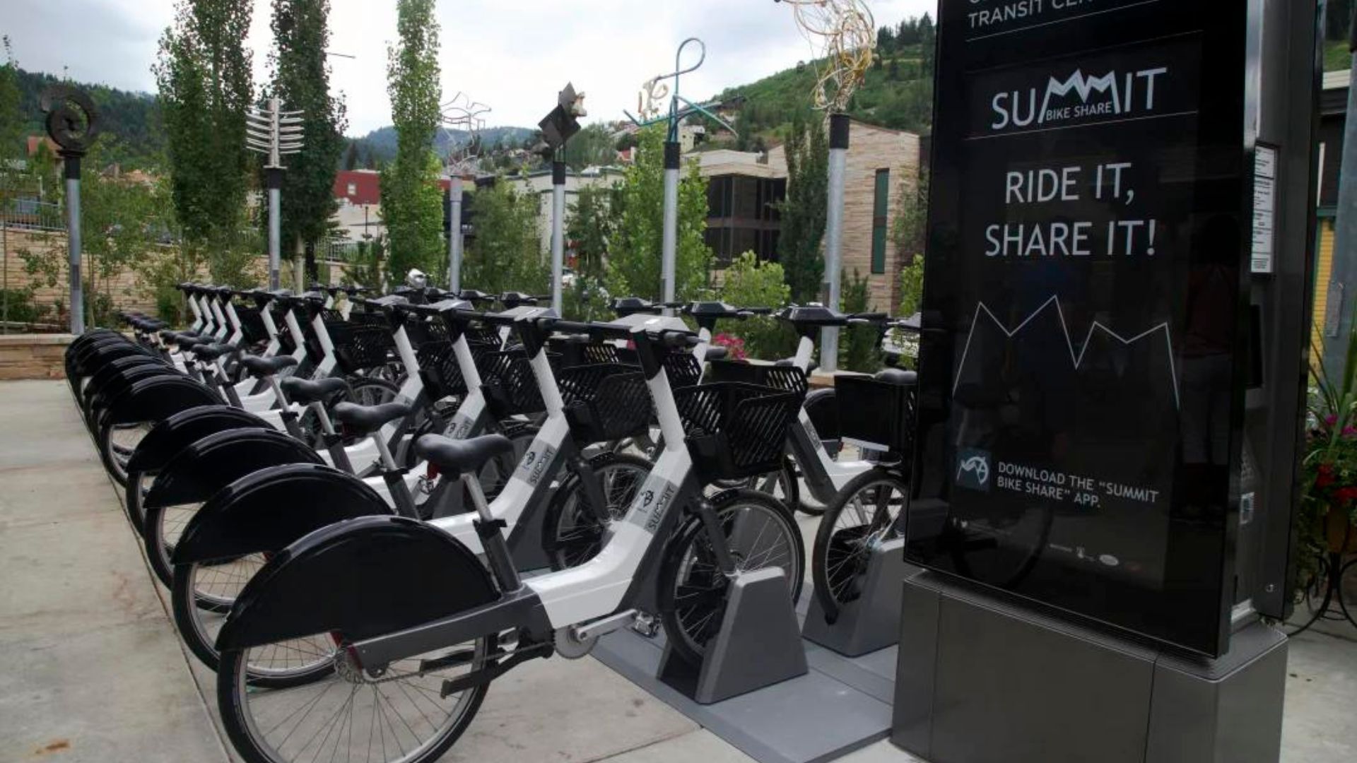 Ο Δήμος Αχαρνών αποκτά κοινόχρηστα ηλεκτρικά ποδήλατα