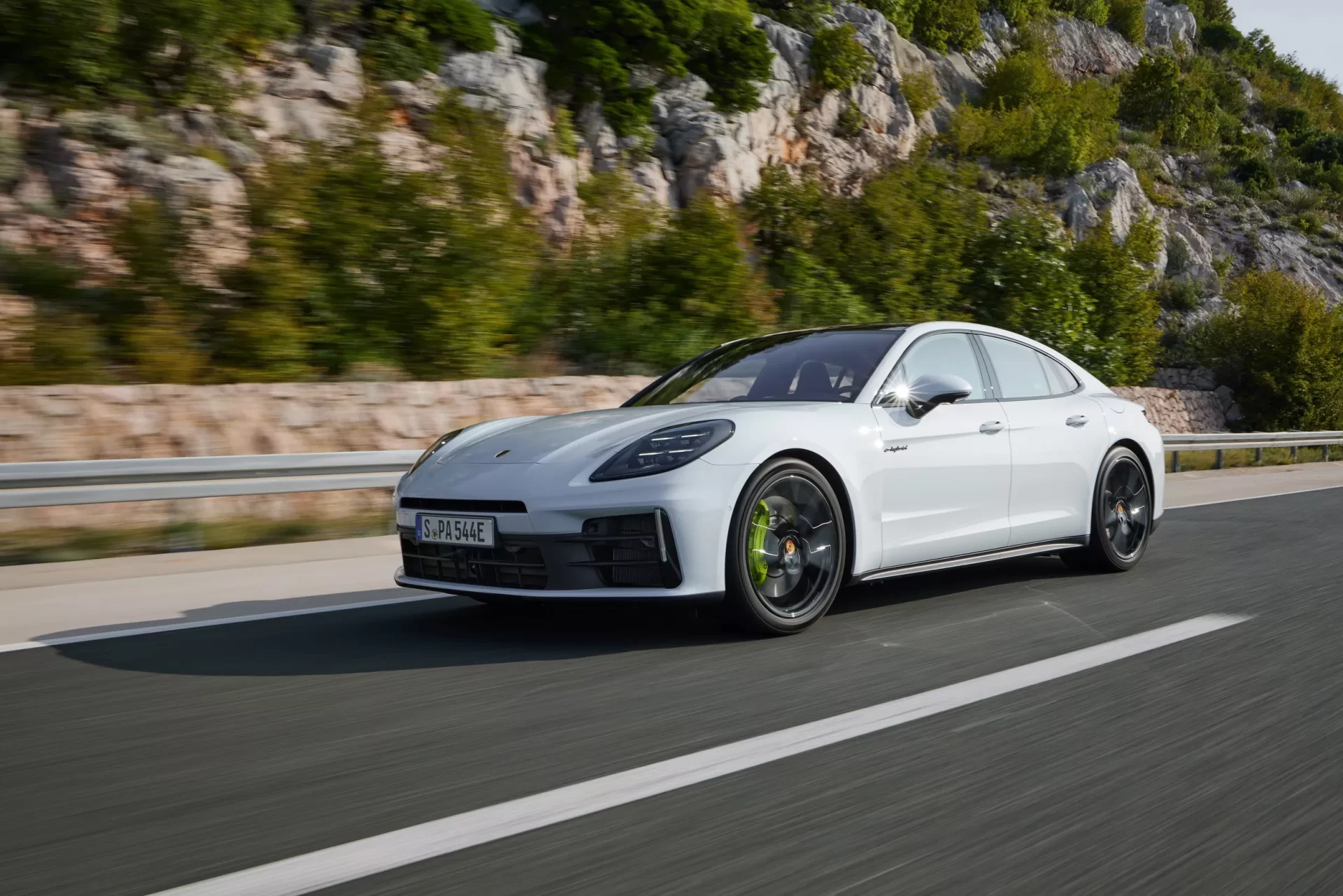 Porsche Panamera: Δύο νέα υβριδικά μοντέλα