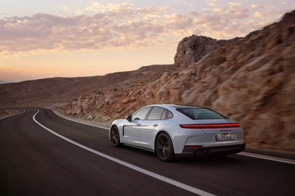 Porsche Panamera: Δύο νέα υβριδικά μοντέλα
