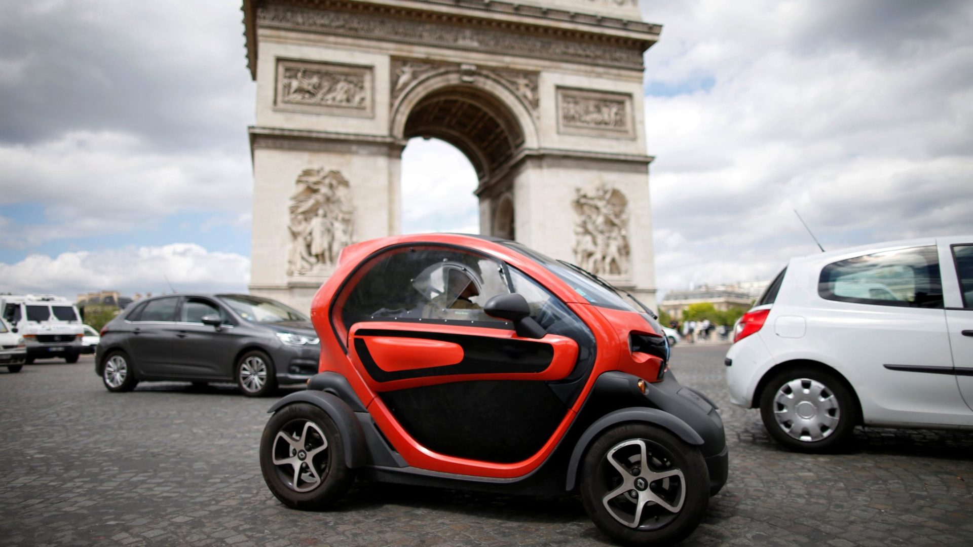 Γαλλία: Μείωση του περιβαλλοντικού μπόνους για ηλεκτρικά οχήματα