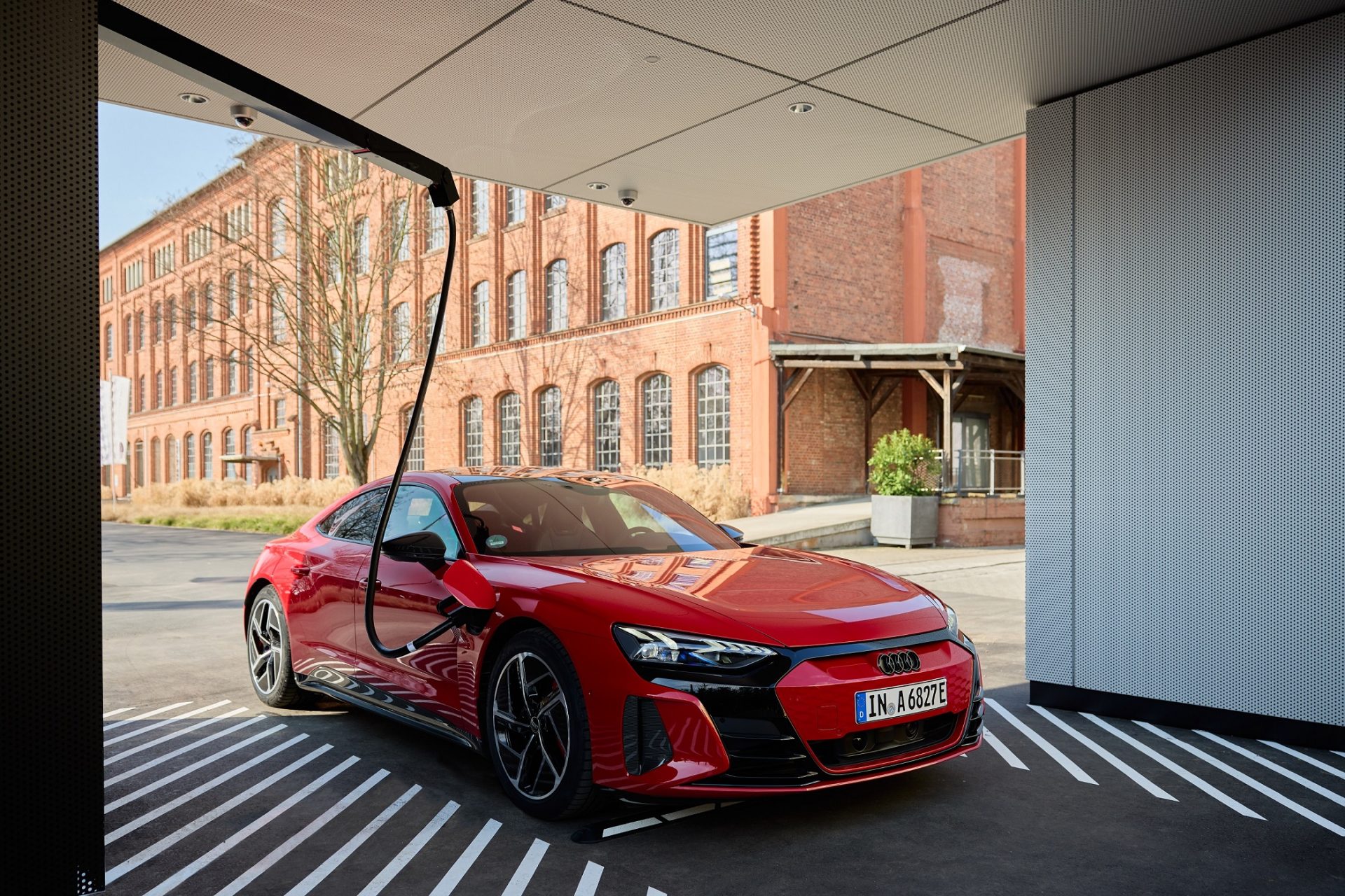 Audi: Προσβάσιμος κόμβος φόρτισης στη Φρανκφούρτη