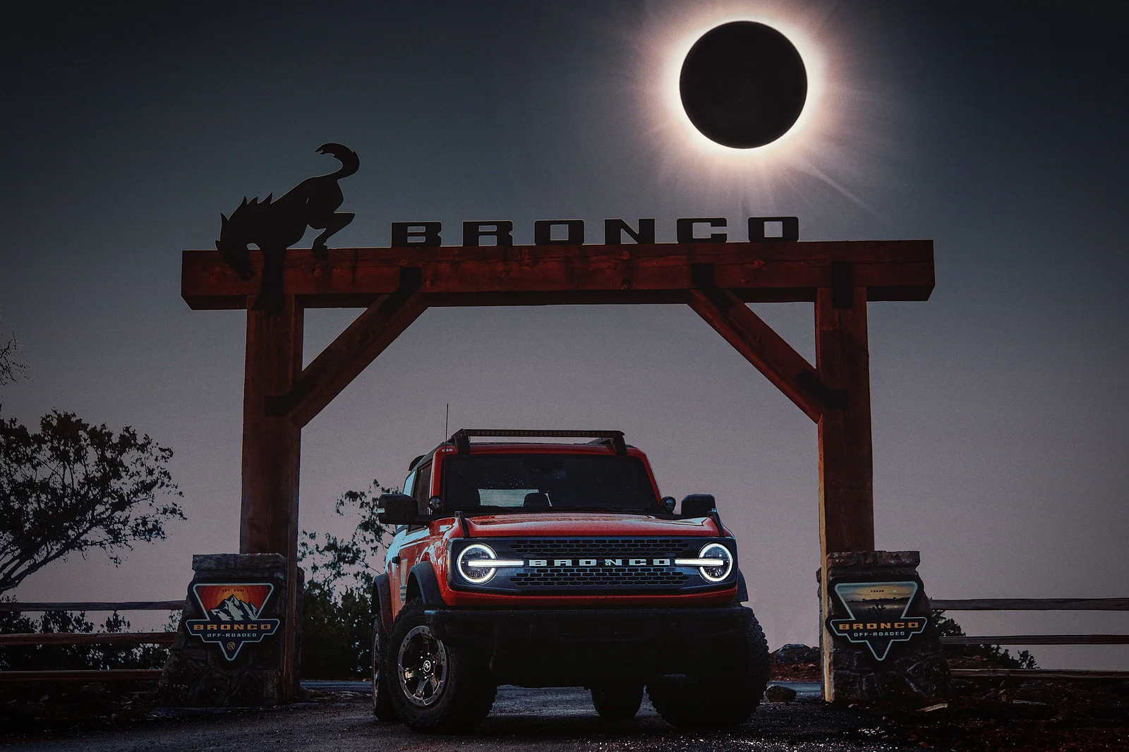 Ford Bronco Raptor: Έρχεται τον Απρίλιο