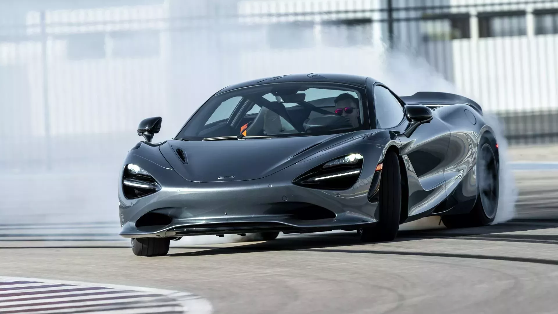 McLaren: Ο διάδοχος του P1 έρχεται με περισσότερους από 1.000 ίππους.
