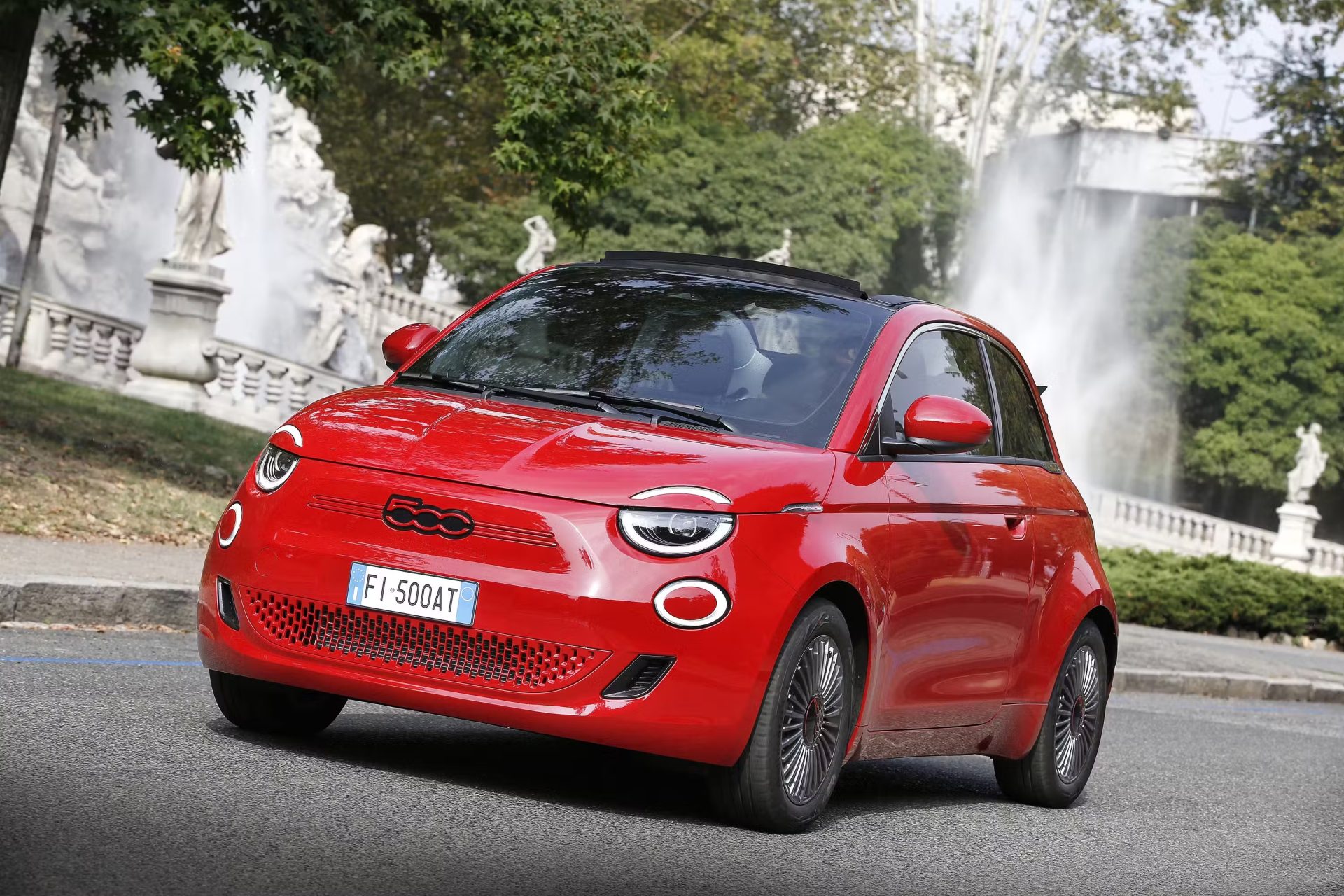 Fiat 500: υβριδική έκδοση με κατασκευή στην Ιταλία