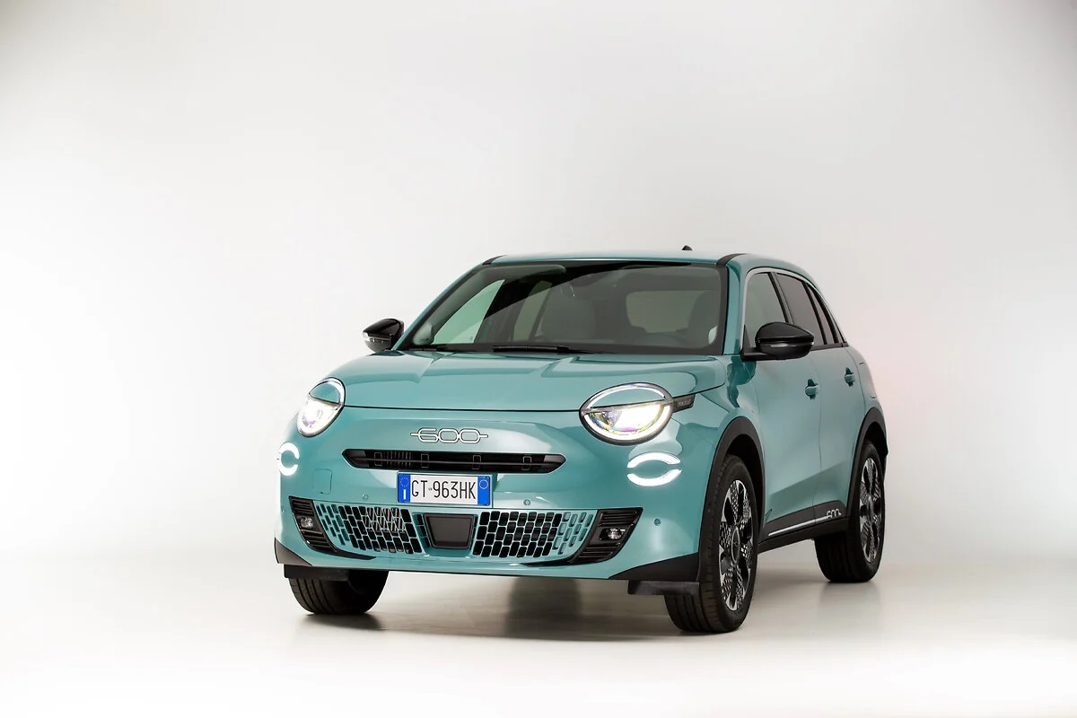 Στην Ελλάδα το νέο υβριδικό Fiat 600 – πόσο κοστίζει