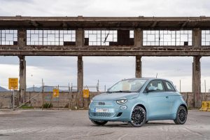Fiat: Ετοιμάζει το υβριδικό 500ράκι