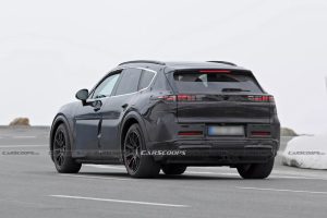 Porsche: ετοιμάζει την ηλεκτρική Cayenne