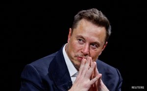 Elon Musk: Θα αποκλείσει τις συσκευές της Apple