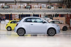 Fiat: Ετοιμάζει το υβριδικό 500ράκι