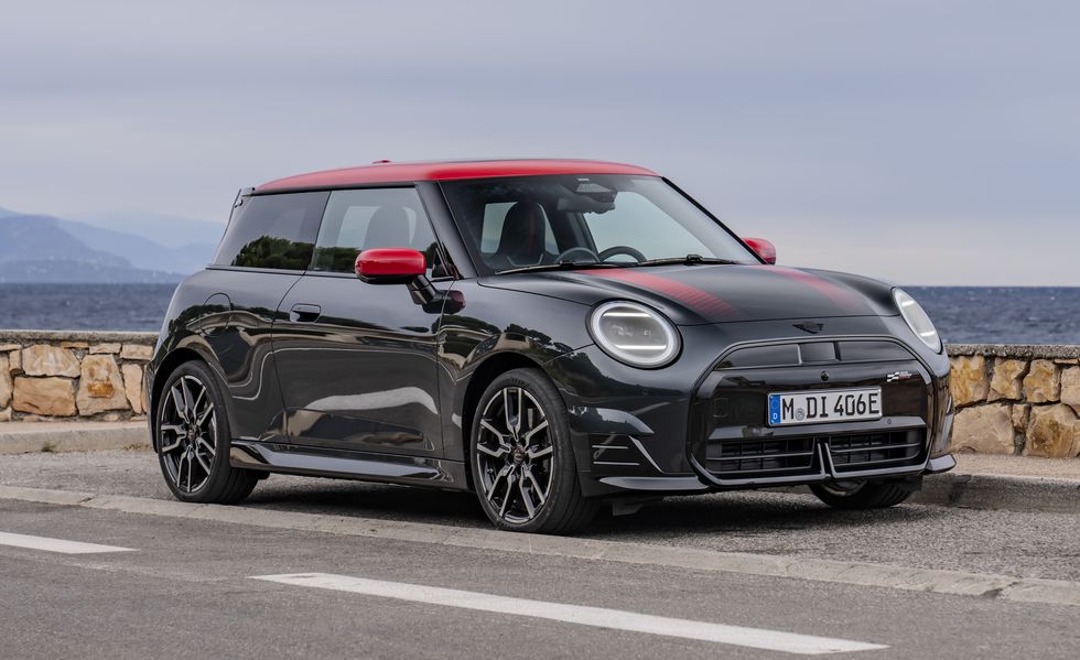 MINI Cooper SE JCW: Ηλεκτρικό, στυλάτο και σπορ!