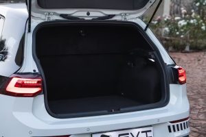 Αλεξίσφαιρο VW Golf GTI αντέχει πυρά απο AK47