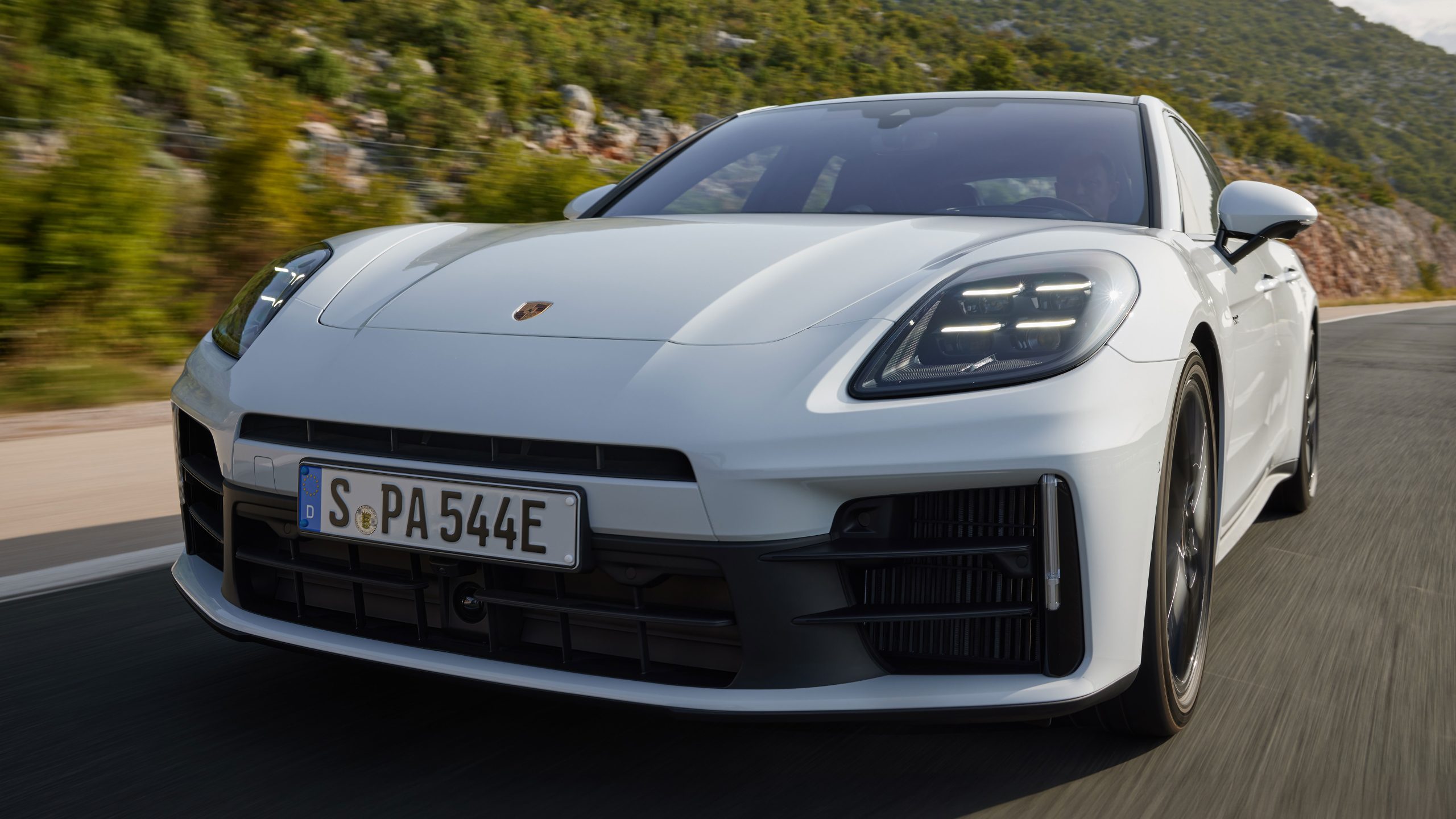Παρουσίαση: Porsche Panamera – Τρίτη και καλύτερη