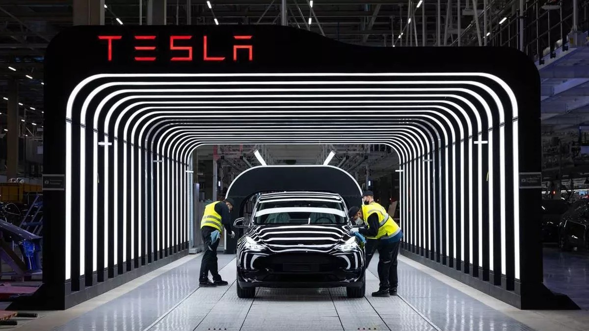 Tesla: Επιστροφή και πάλι στα κέρδη