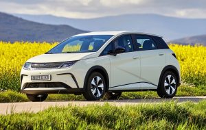 BYD: Θα κυκλοφορήσει τρία PHEV το 2025