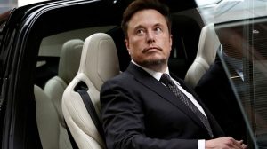 Tesla: Τα Robotaxi μπαίνουν για λίγο στον πάγο