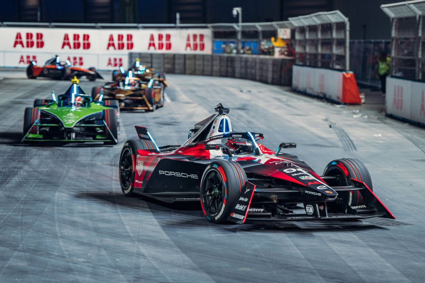 Ο Pascal Wehrlein με Porsche, στέφθηκε ο νέος παγκόσμιος πρωταθλητής στον τελικό της σεζόν της Formula E στο Λονδίνο.