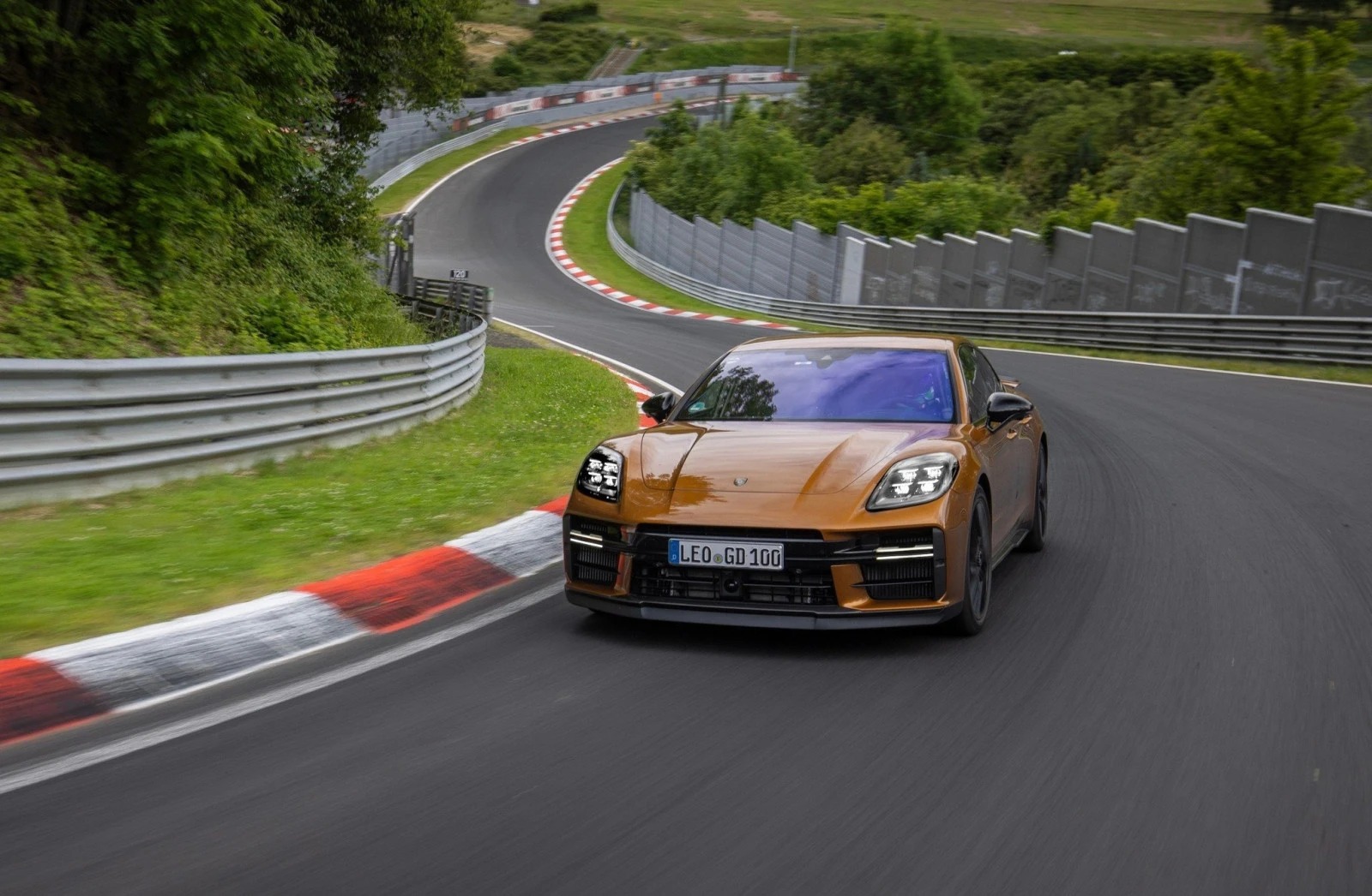 Porsche Panamera: Νέο ρεκόρ στο Nürburgring