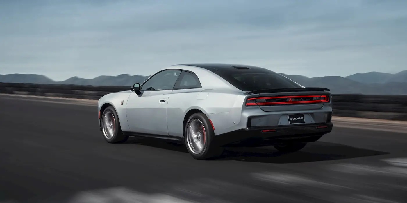 Dodge: Αποκάλυψε το ηλεκτρικό Charger Daytona με 670 ίππους