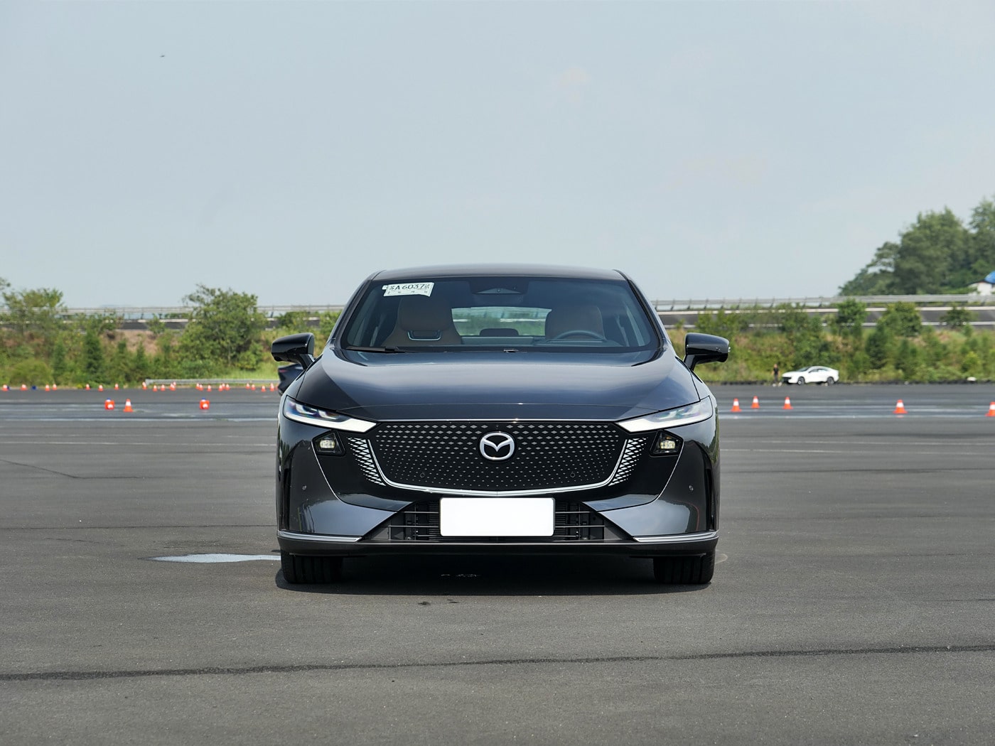 Το νέο Mazda EZ-6 EV κυκλοφορεί με αρχική τιμή κάτω από 22.000 ευρώ