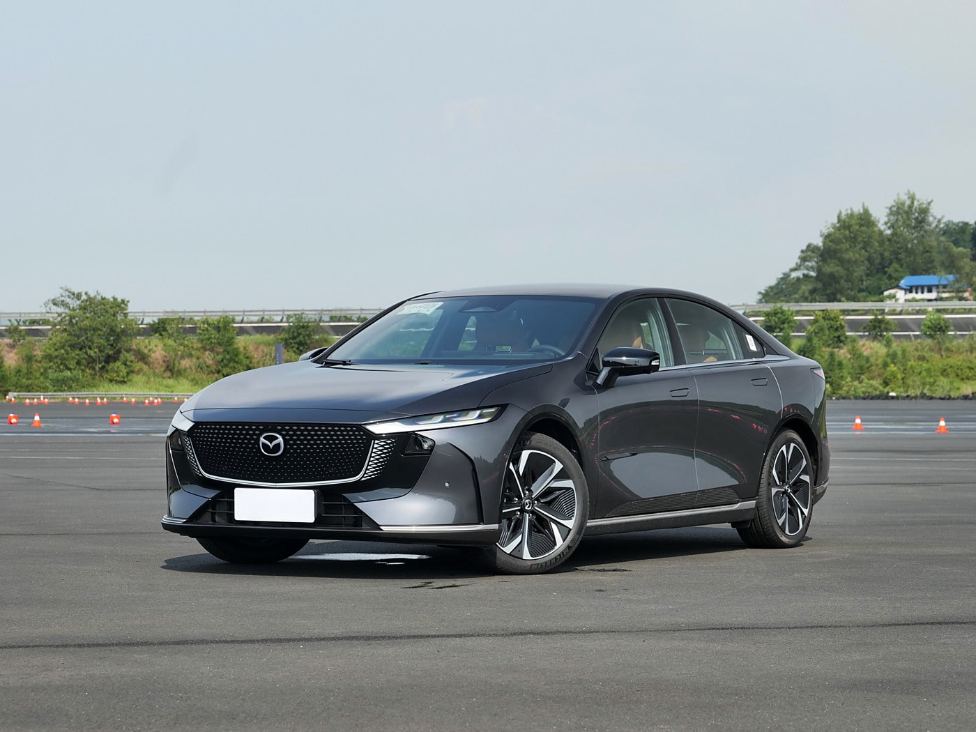 Το νέο Mazda EZ-6 EV κυκλοφορεί με αρχική τιμή κάτω από 22.000 ευρώ