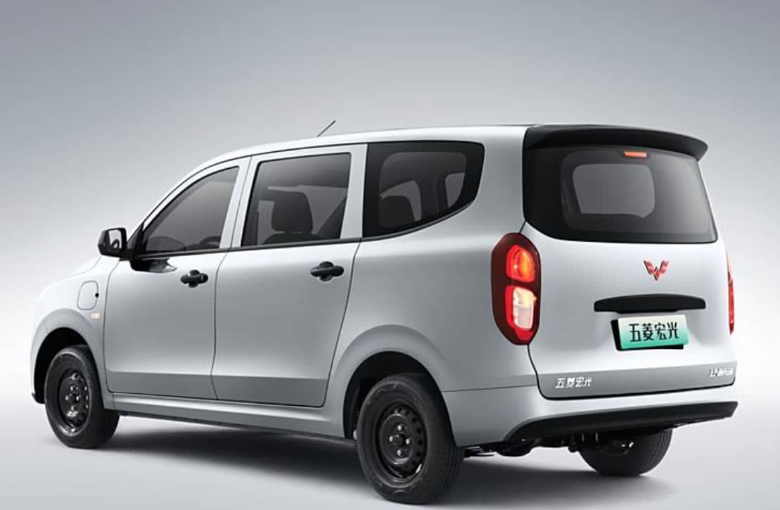 Το Wuling Hongguang έχει αυτονομία 300 χλμ και τιμή 8.880 €