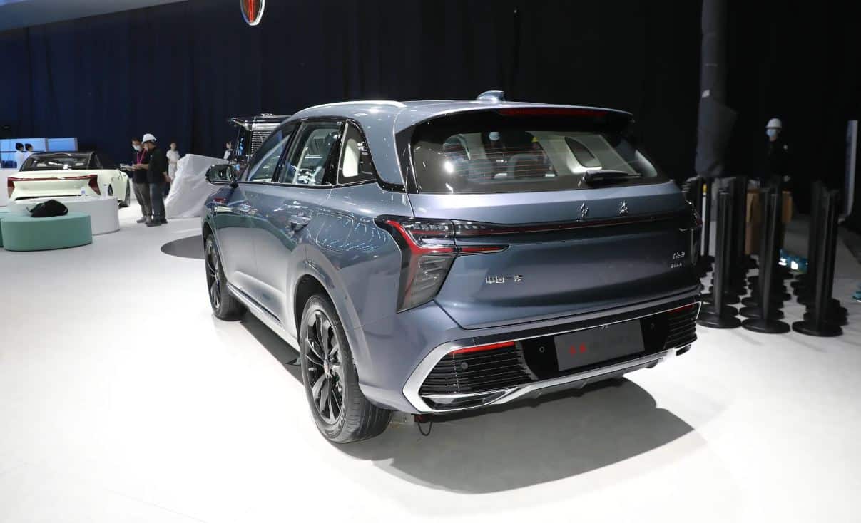 Το Hongqi HS3 PHEV κάνει ντεμπούτο με 20.272 €