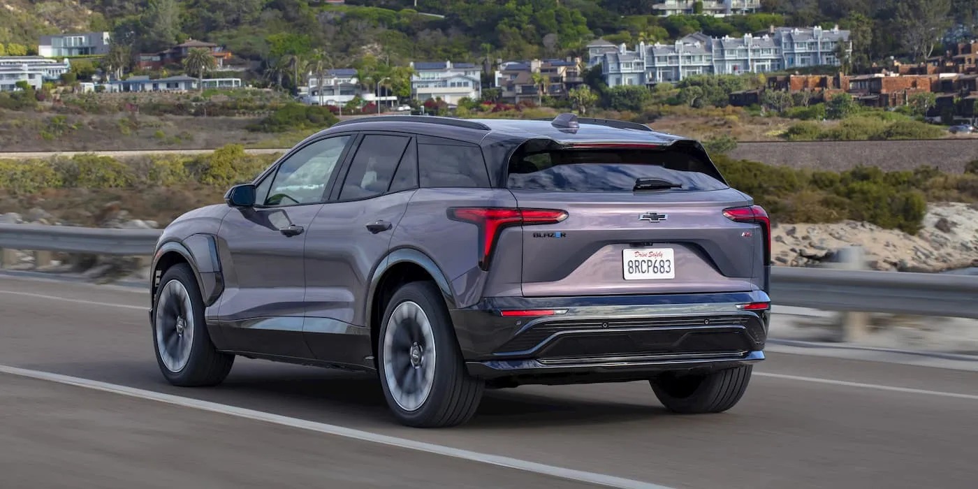 Το Chevrolet Blazer EV κυκλοφορεί με μεγαλύτερη γκάμα και χαμηλότερη τιμή