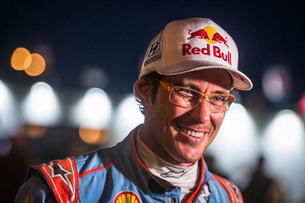 Ο Thierry Neuville είναι ο νικητής του EKO Ράλλυ Ακρόπολις!