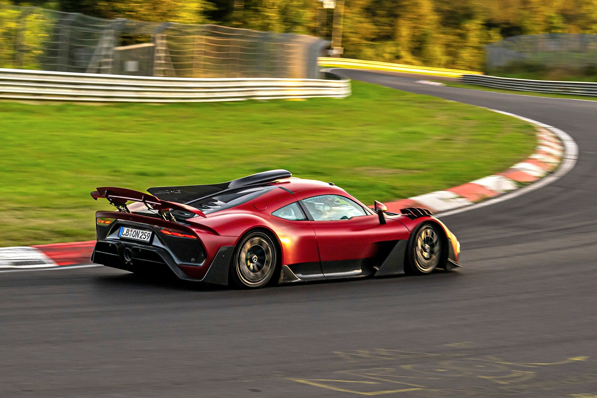 Το υβριδικό Mercedes-AMG One έκανε νέο ρεκόρ στο Nurburgring <p data-wpview-marker=