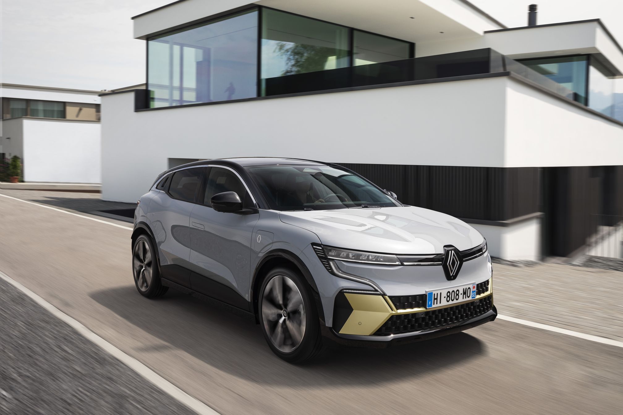 Renault Megane E-Tech Electric: Σέ βάζει στην πρίζα με €27.800