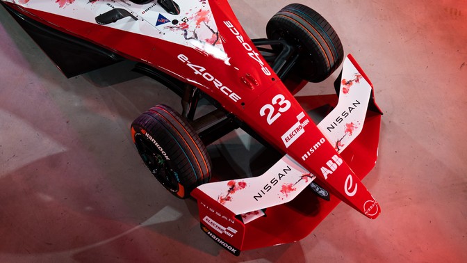 Η Ομάδα της Nissan Formula E αποκαλύπτει τα ανανεωμένα της χρώματα 