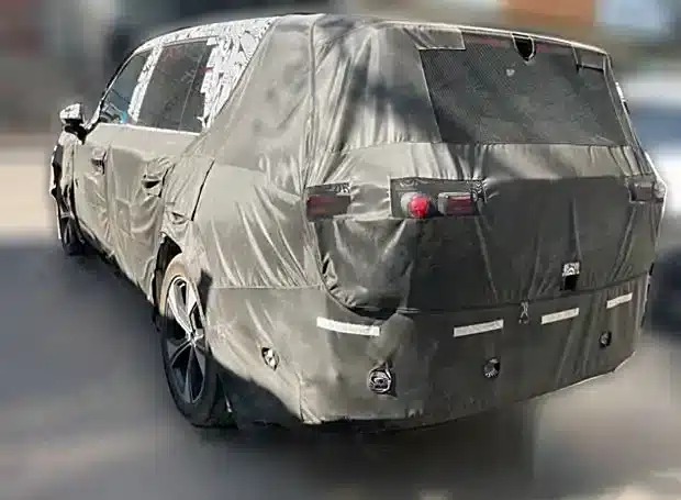 Πρώτες εικόνες του νέου SUV PHEV της Lynk & Co