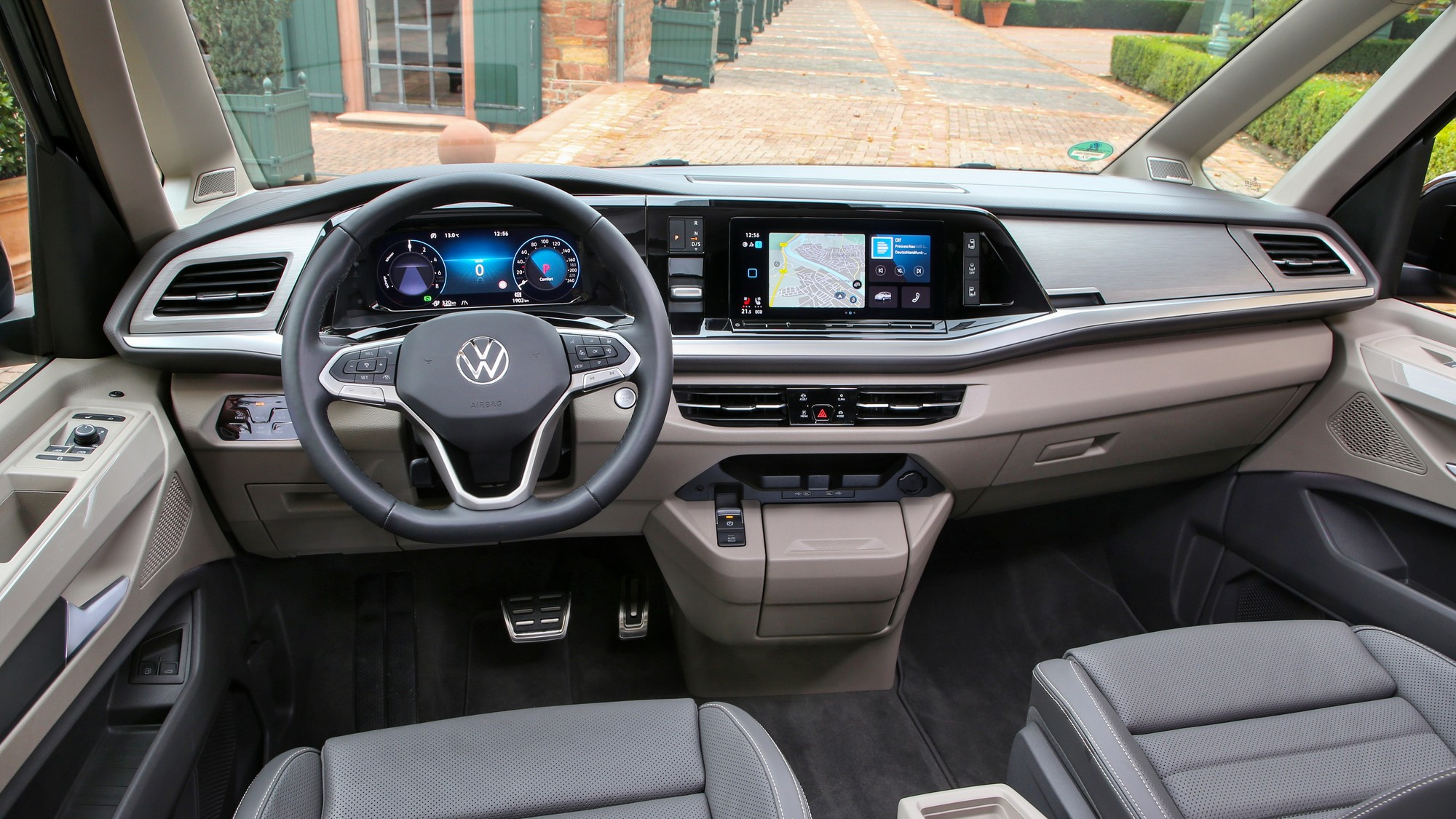 Το Volkswagen Multivan eHybrid 4Motion μπαίνει στην αγορά