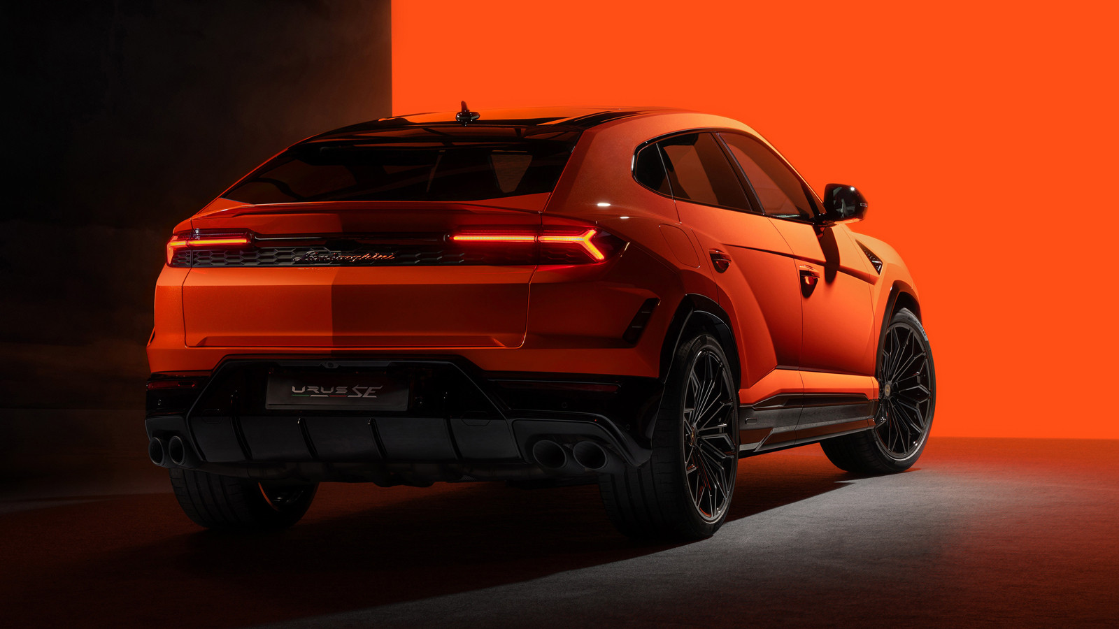 Η νέα γενιά Lamborghini Urus θα είναι προκλητικά... υβριδική