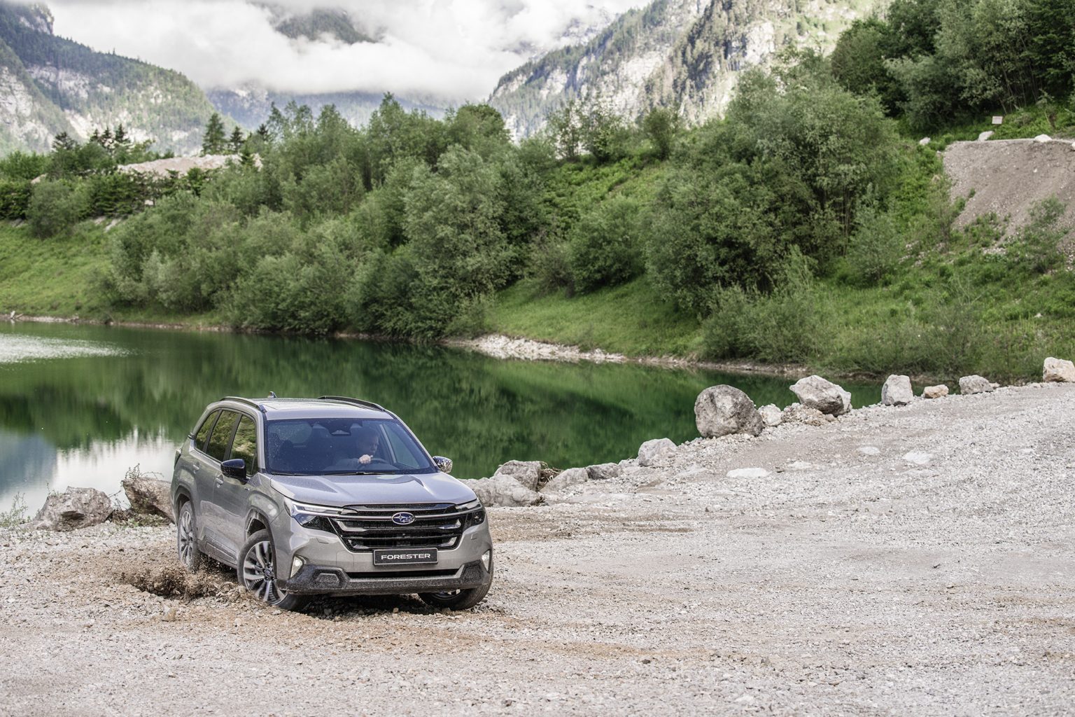 Η Subaru θα λανσάρει το νέο Forester Hybrid