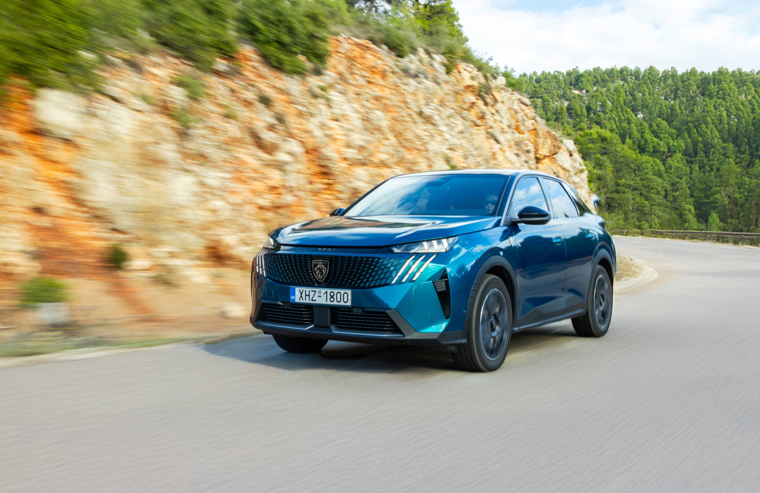 Δοκιμή Peugeot 3008 Hybrid 136 e-DCS6 – Haute couture