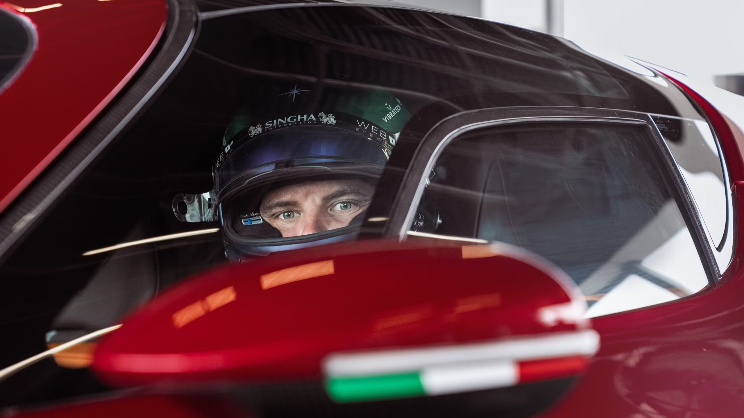 Ο Valtteri Bottas «μαστιγώνει» στα όρια την Alfa Romeo 33 Stradale <p data-wpview-marker=