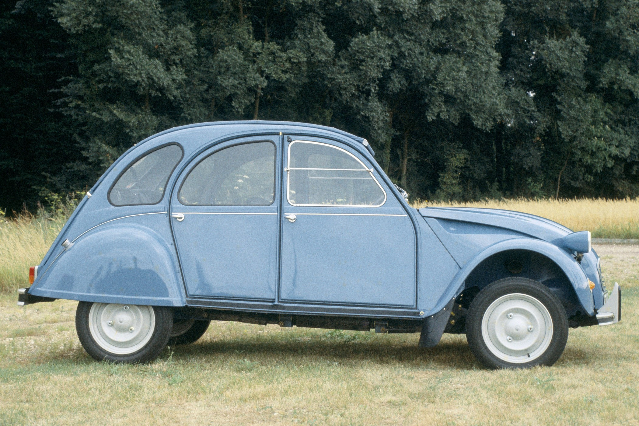 Θα μπει και το Citroen 2CV στη πρίζα;