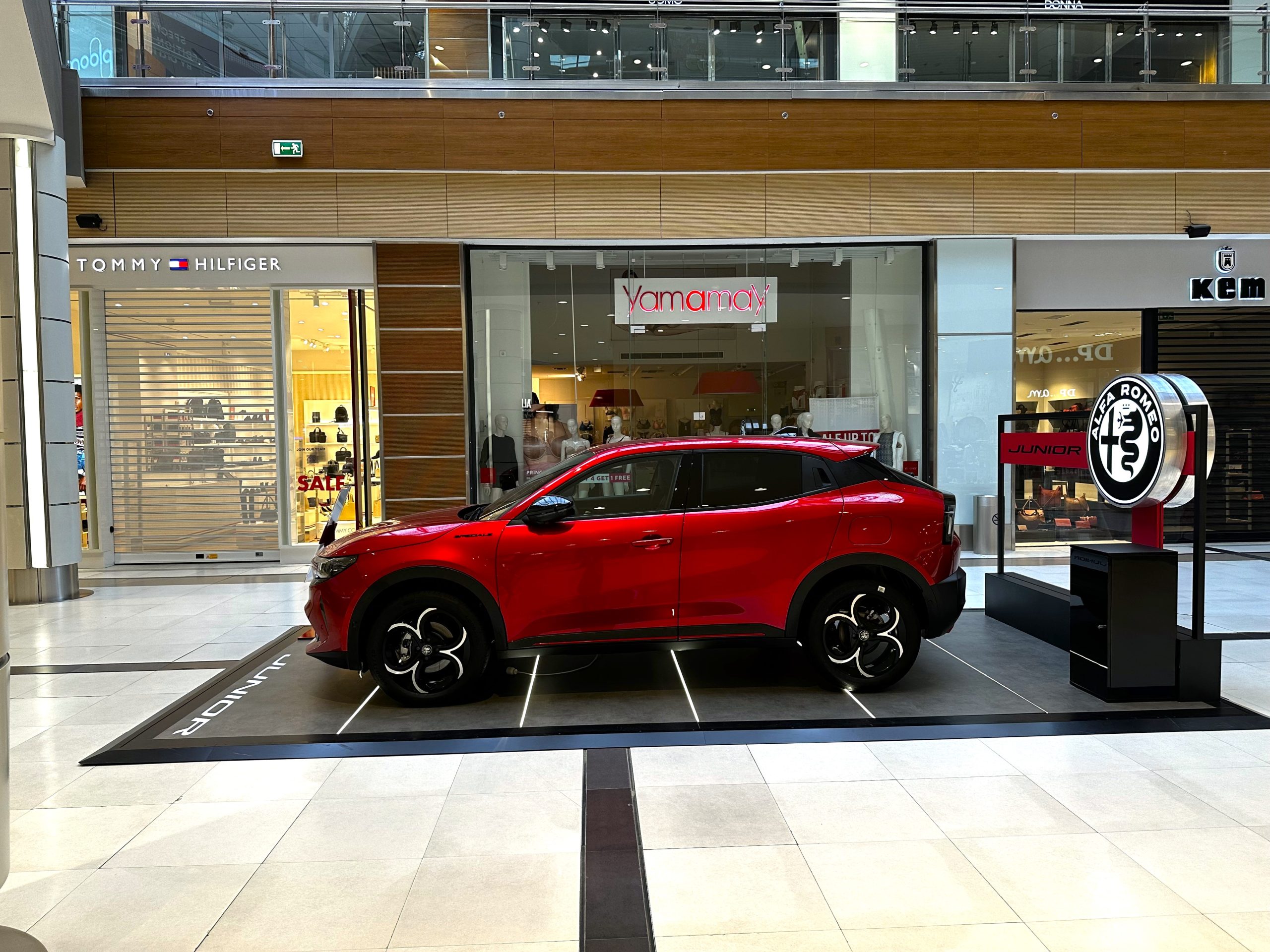 Η ολοκαίνουργια Alfa Romeo Junior στο “The Mall Athens”