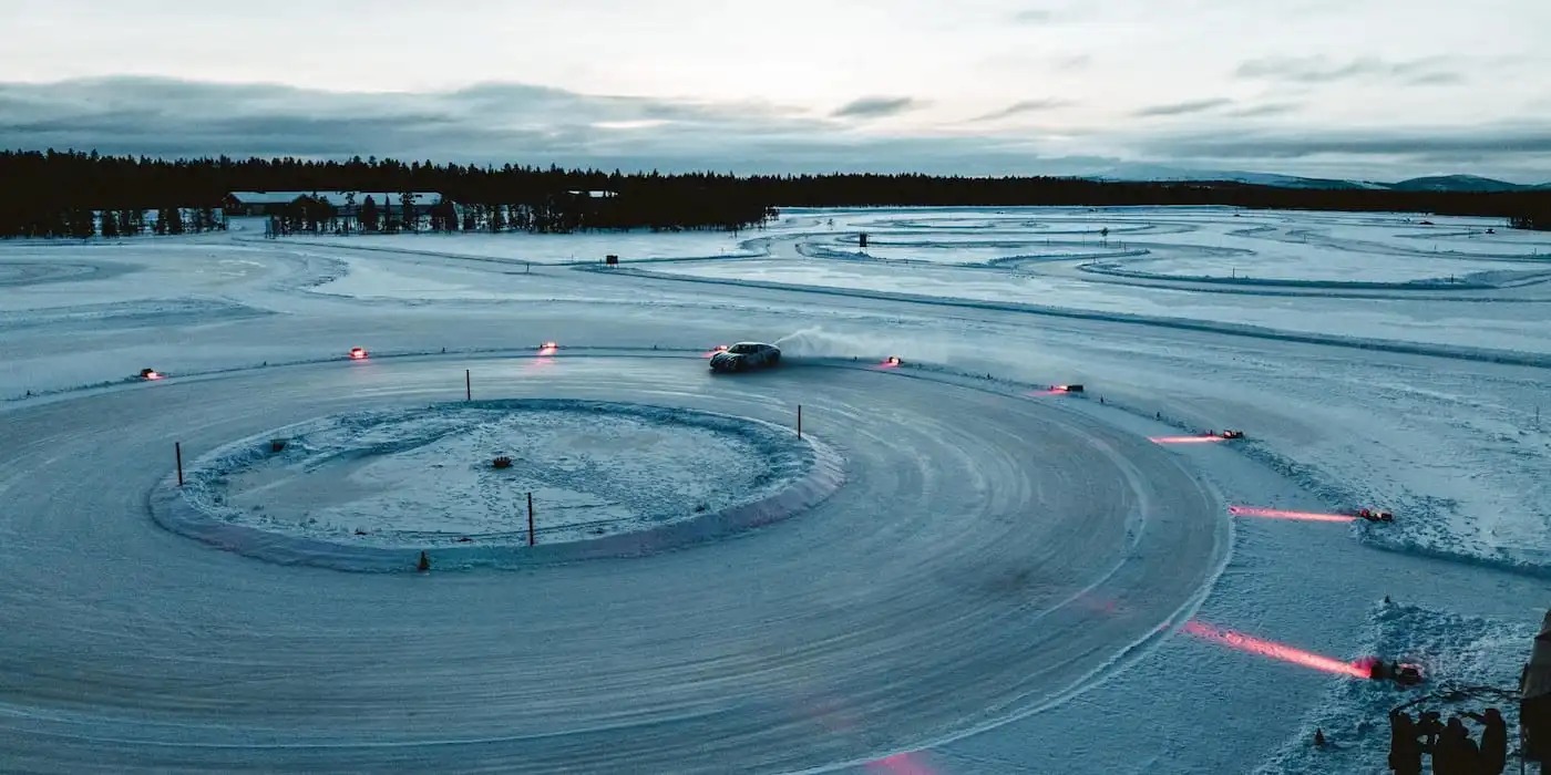 Η Porsche Taycan κάνει νέο παγκόσμιο ρεκόρ Drift για Ηλεκτρικά Οχήματα