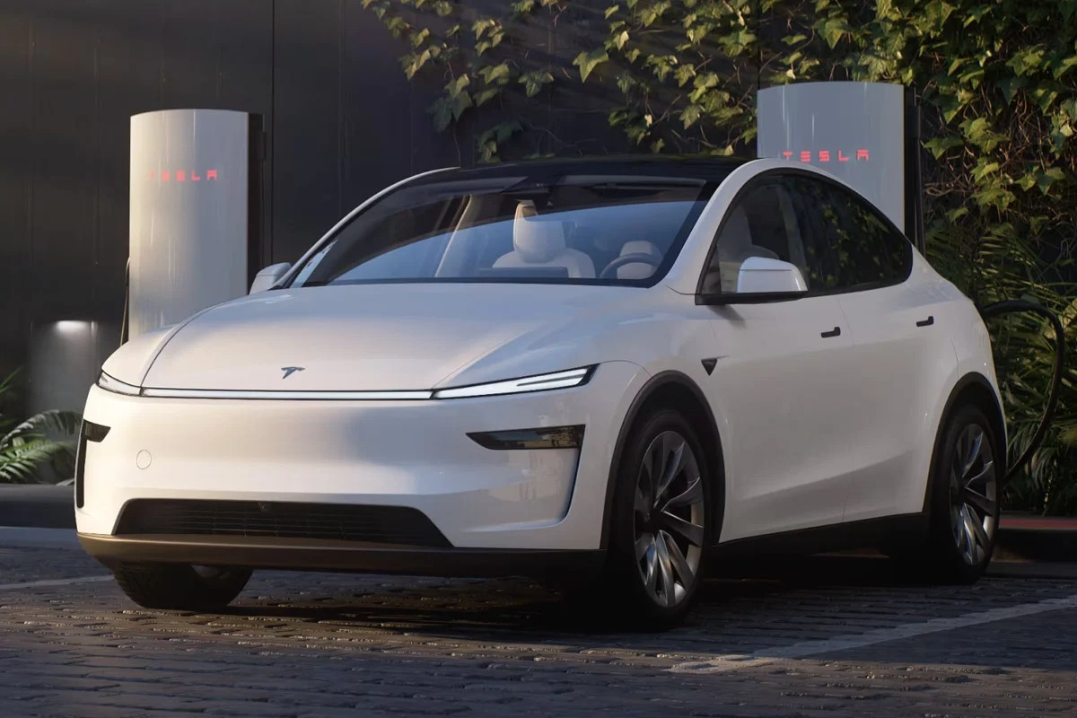 Η Tesla αποκαλύπτει επίσημα το best seller της, το Model Y Juniper